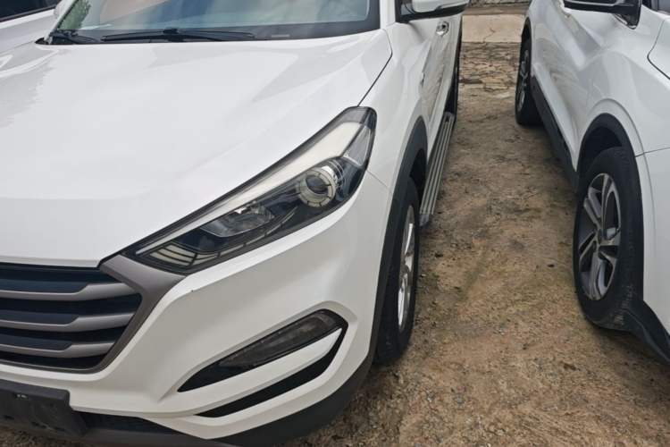 Used Hyundai Tucson 2015 1.6T Dual-Clutch Two-Wheel-Drive Smart Model Left Front Headlight