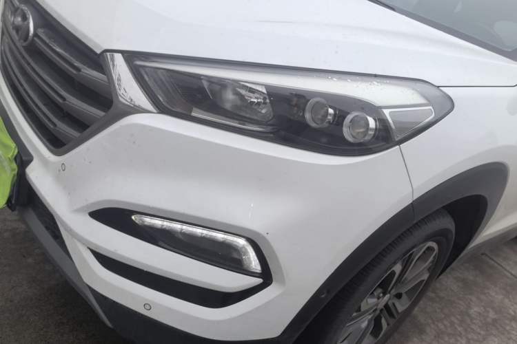 Used Hyundai Tucson 2015 1.6T Dual-Clutch Four-Wheel Drive Flagship Model Left Front Headlight