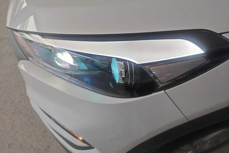Used Hyundai Tucson 2015 1.6T Dual-Clutch Two-Wheel-Drive Smart Model Left Front Headlight