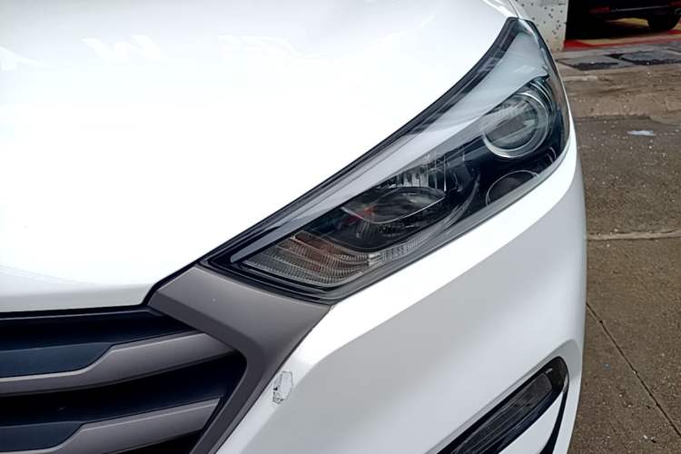 Used Hyundai Tucson 2015 2.0L Automatic Two-Wheel Drive Smart Version Left Front Headlight