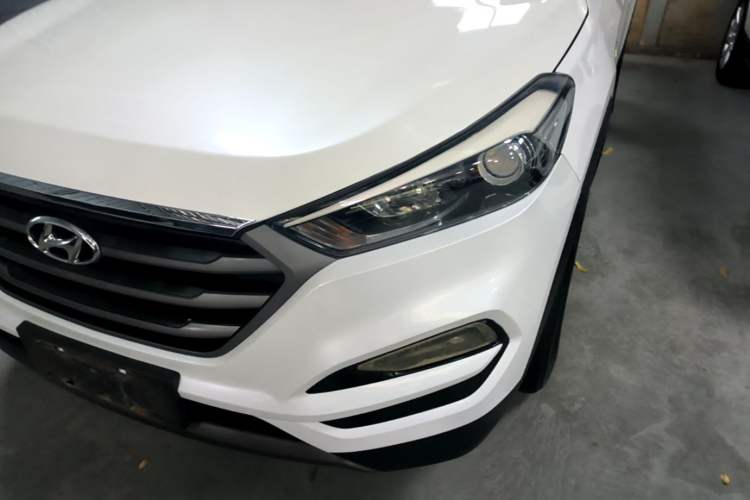 Used Hyundai Tucson 2015 1.6T Dual-Clutch Two-Wheel-Drive Smart Model Left Front Headlight
