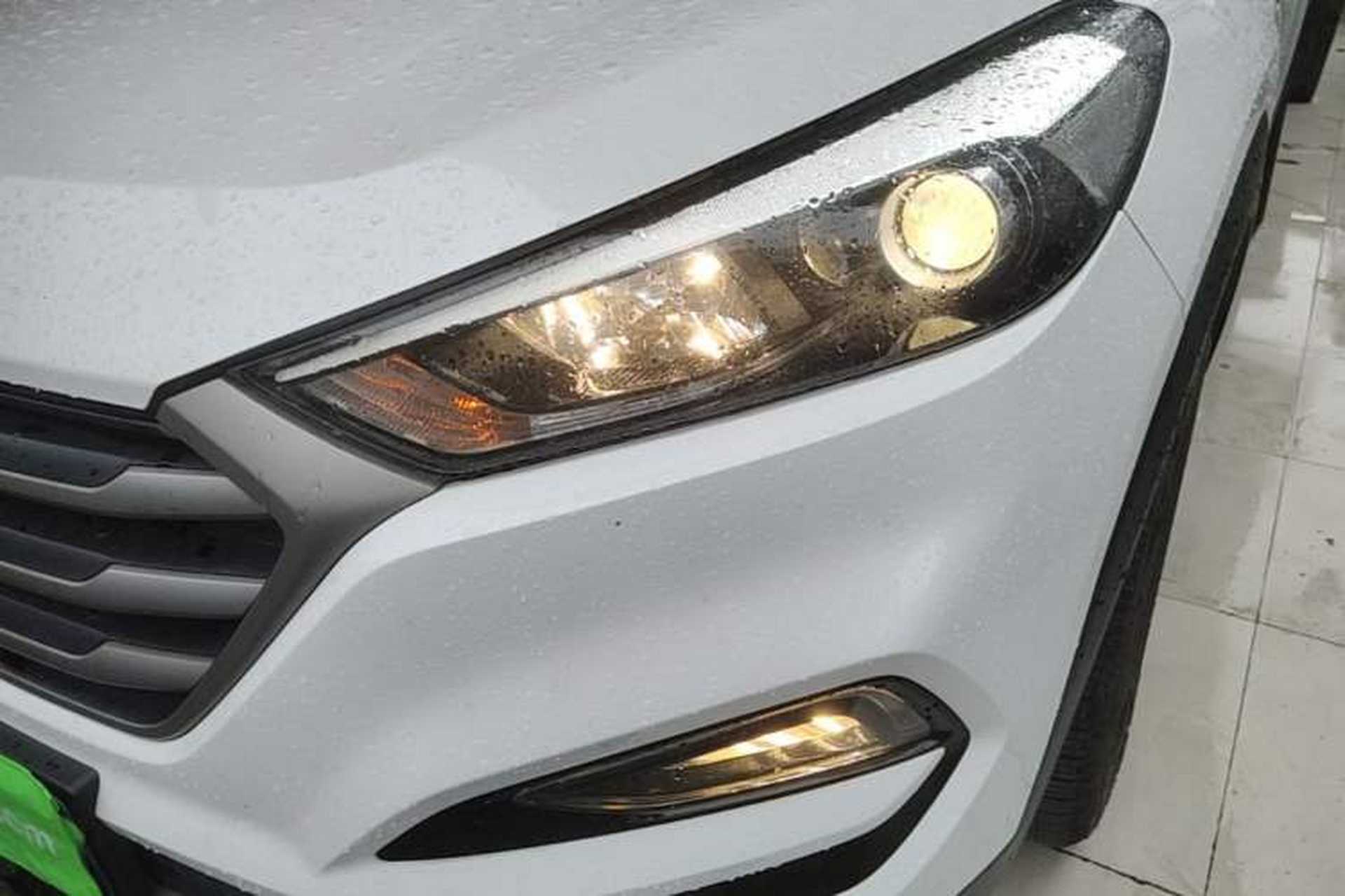 Used Hyundai Tucson 2015 1.6T Dual-Clutch Two-Wheel-Drive Smart Model Left Front Headlight