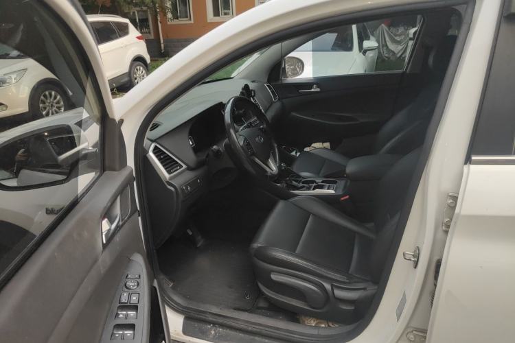 Used Hyundai Tucson 2015 1.6T Dual-Clutch Two-Wheel-Drive Smart Model Left Front Seat