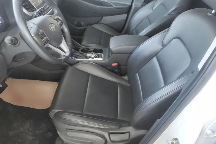 Used Hyundai Tucson 2015 1.6T Dual-Clutch Two-Wheel-Drive Smart Model Left Front Seat