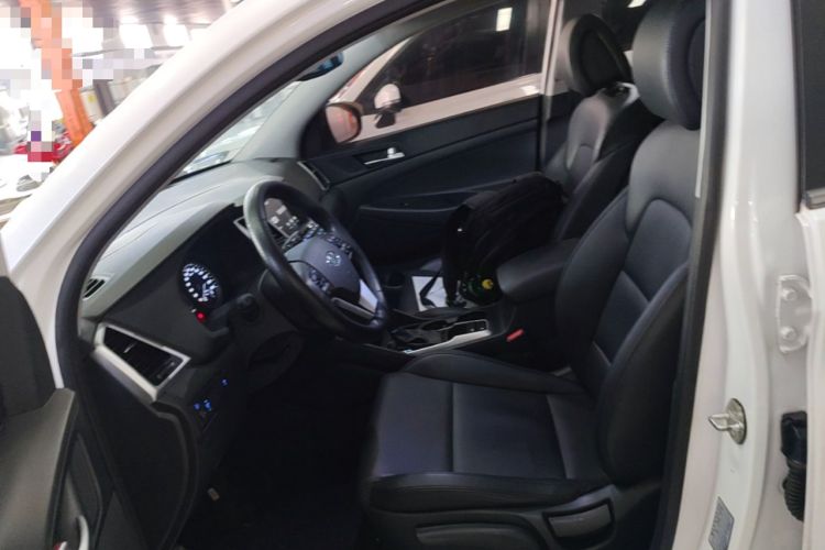 Used Hyundai Tucson 2015 1.6T Dual-Clutch Two-Wheel-Drive Smart Model Left Front Seat