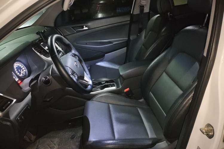Used Hyundai Tucson 2015 1.6T Dual-Clutch Two-Wheel-Drive Smart Model Left Front Seat