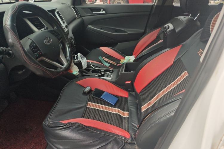 Used Hyundai Tucson 2015 1.6T Dual-Clutch Two-Wheel-Drive Smart Model Left Front Seat