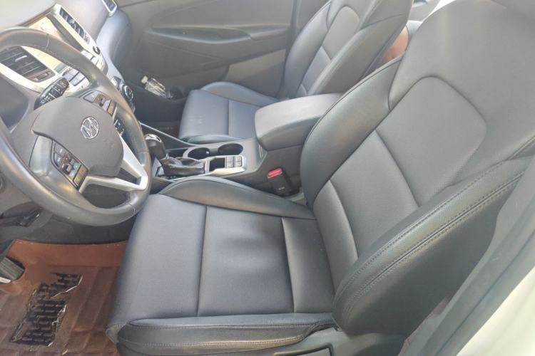 Used Hyundai Tucson 2015 1.6T Dual-Clutch Two-Wheel-Drive Smart Model Left Front Seat
