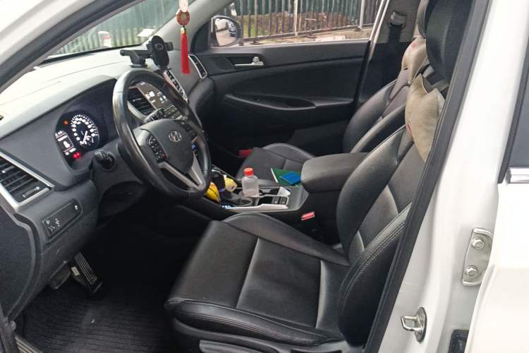 Used Hyundai Tucson 2015 1.6T Dual-Clutch Two-Wheel-Drive Smart Model Left Front Seat