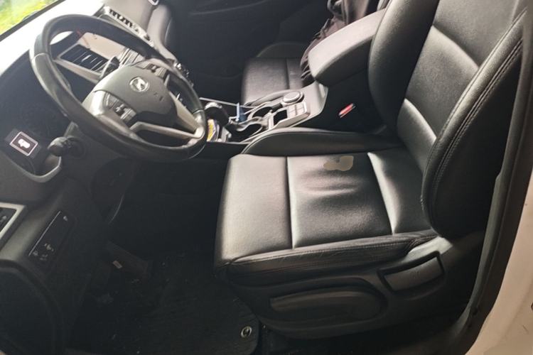 Used Hyundai Tucson 2015 1.6T Dual-Clutch Two-Wheel-Drive Smart Model Left Front Seat