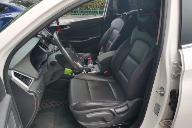 Used Hyundai Tucson 2015 1.6T Dual-Clutch Two-Wheel-Drive Smart Model Left Front Seat