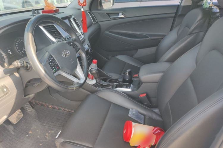 Used Hyundai Tucson 2015 1.6T Dual-Clutch Two-Wheel-Drive Smart Model Left Front Seat