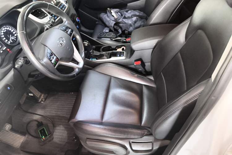 Used Hyundai Tucson 2015 1.6T Dual-Clutch Two-Wheel-Drive Smart Model Left Front Seat