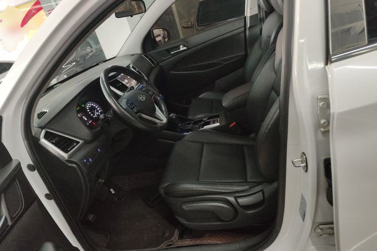Used Hyundai Tucson 2015 1.6T Dual-Clutch Two-Wheel-Drive Smart Model Left Front Seat