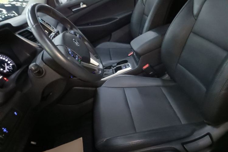 Used Hyundai Tucson 2015 1.6T Dual-Clutch Two-Wheel-Drive Smart Model Left Front Seat