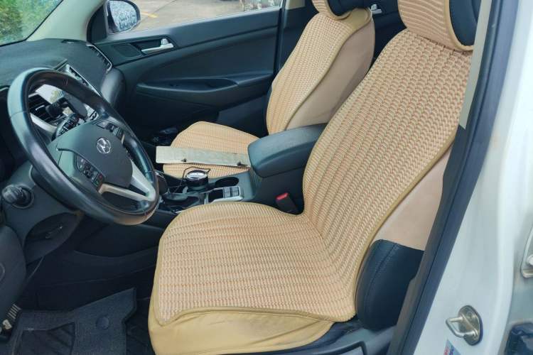 Used Hyundai Tucson 2015 1.6T Dual-Clutch Two-Wheel-Drive Smart Model Left Front Seat