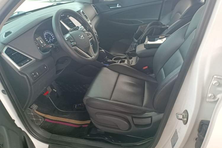 Used Hyundai Tucson 2015 1.6T Dual-Clutch Two-Wheel-Drive Smart Model Left Front Seat
