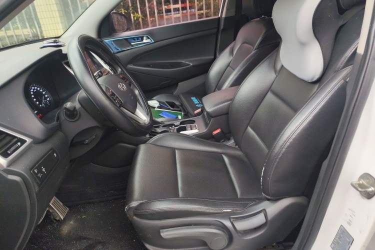 Used Hyundai Tucson 2015 1.6T Dual-Clutch Two-Wheel-Drive Smart Model Left Front Seat