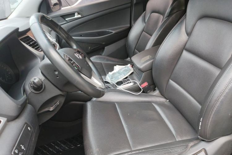 Used Hyundai Tucson 2015 1.6T Dual-Clutch Two-Wheel-Drive Smart Model Left Front Seat