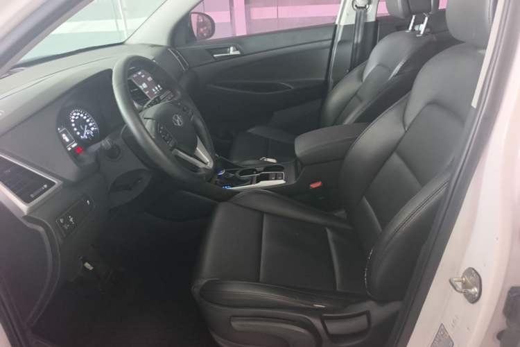 Used Hyundai Tucson 2015 1.6T Dual-Clutch Two-Wheel-Drive Smart Model Left Front Seat
