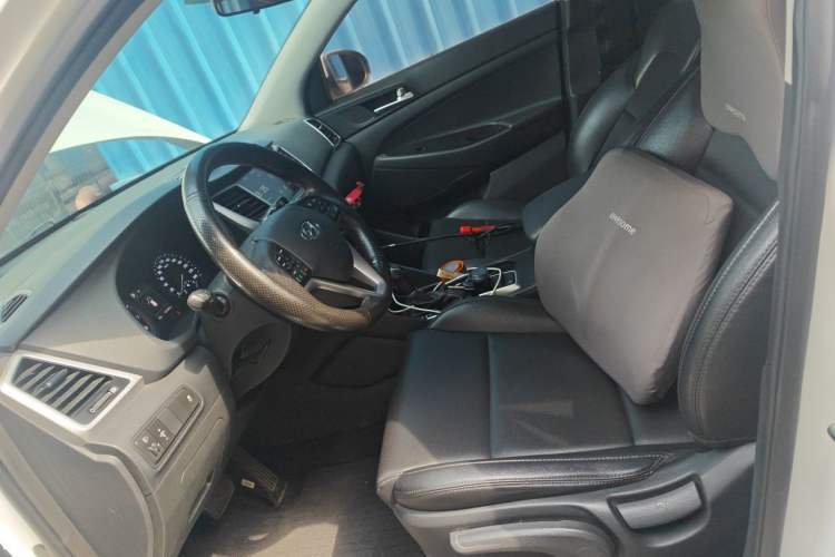Used Hyundai Tucson 2015 1.6T Dual-Clutch Two-Wheel-Drive Smart Model Left Front Seat