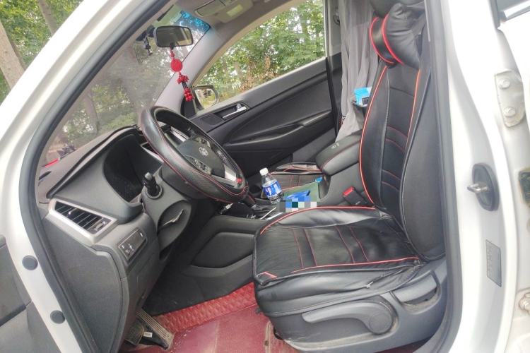 Used Hyundai Tucson 2015 1.6T Dual-Clutch Two-Wheel-Drive Smart Model Left Front Seat