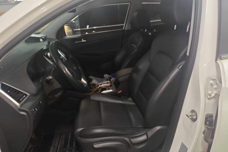 Used Hyundai Tucson 2015 1.6T Dual-Clutch Two-Wheel-Drive Smart Model Left Front Seat