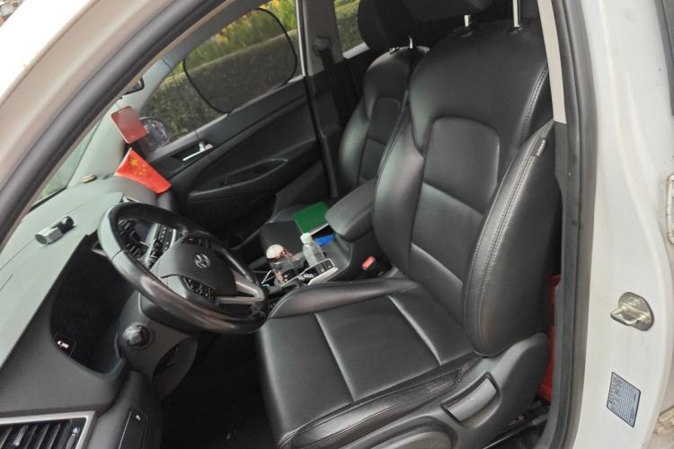 Used Hyundai Tucson 2015 1.6T Dual-Clutch Two-Wheel-Drive Smart Model Left Front Seat