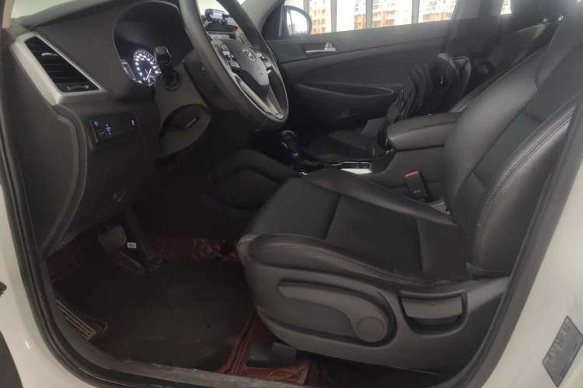 Used Hyundai Tucson 2015 1.6T Dual-Clutch Two-Wheel-Drive Smart Model Left Front Seat