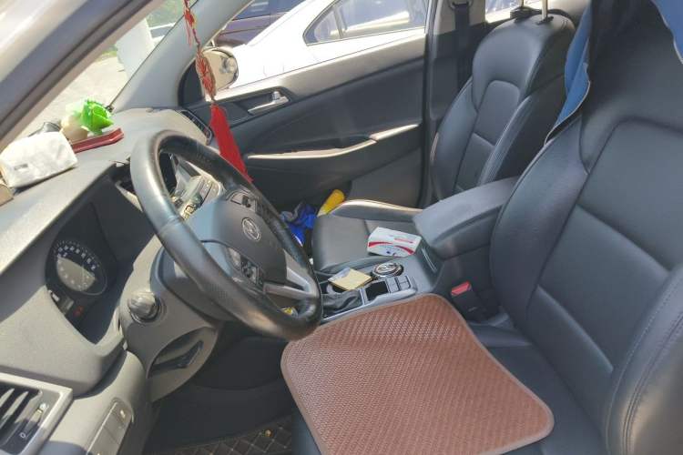 Used Hyundai Tucson 2015 1.6T Dual-Clutch Two-Wheel-Drive Smart Model Left Front Seat