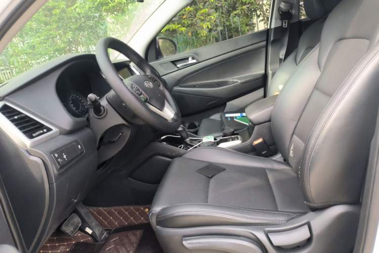 Used Hyundai Tucson 2015 1.6T Dual-Clutch Two-Wheel-Drive Smart Model Left Front Seat