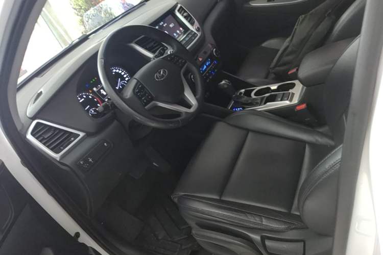 Used Hyundai Tucson 2015 1.6T Dual-Clutch Two-Wheel-Drive Smart Model Left Front Seat