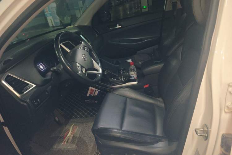 Used Hyundai Tucson 2015 1.6T Dual-Clutch Two-Wheel-Drive Smart Model Left Front Seat