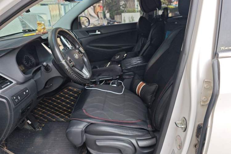 Used Hyundai Tucson 2015 1.6T Dual-Clutch Two-Wheel-Drive Leading Model Left Front Seat