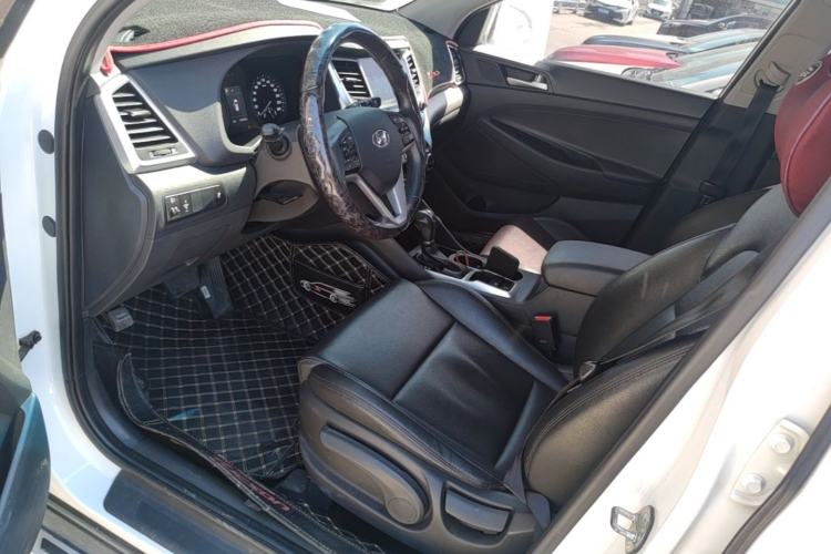 Used Hyundai Tucson 2015 1.6T Dual-Clutch Two-Wheel-Drive Smart Model Left Front Seat