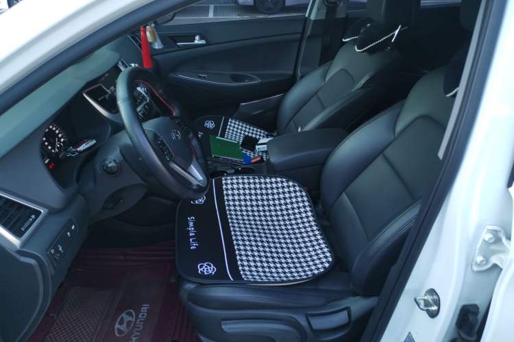 Used Hyundai Tucson 2015 1.6T Dual-Clutch Two-Wheel-Drive Leading Model Left Front Seat