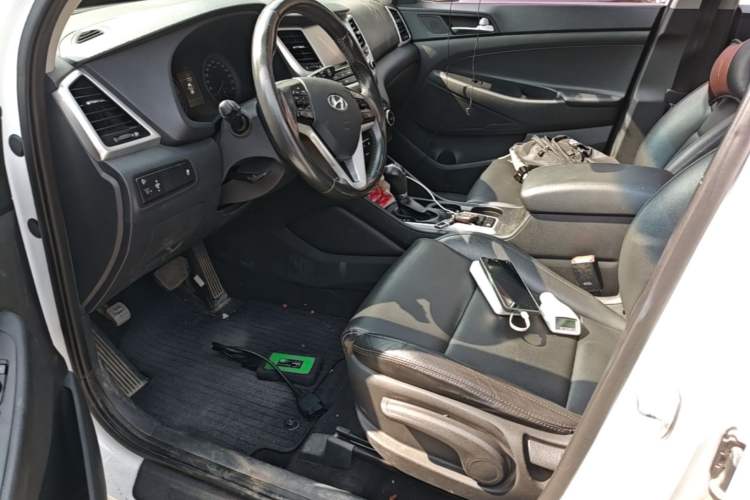 Used Hyundai Tucson 2015 1.6T Dual-Clutch Two-Wheel-Drive Smart Model Left Front Seat