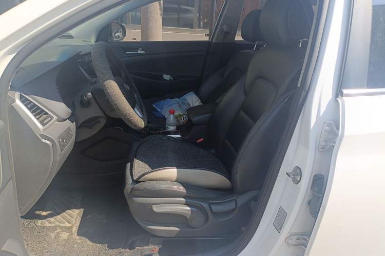 Used Hyundai Tucson 2015 1.6T Dual-Clutch Two-Wheel-Drive Smart Model Left Front Seat