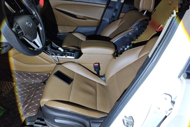 Used Hyundai Tucson 2015 1.6T Dual-Clutch Two-Wheel-Drive Smart Model Left Front Seat