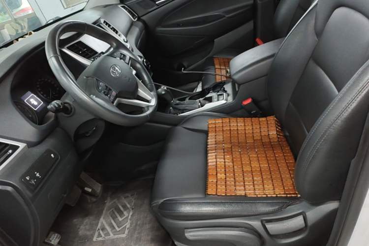 Used Hyundai Tucson 2015 1.6T Dual-Clutch Two-Wheel-Drive Smart Model Left Front Seat