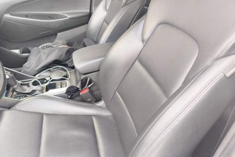 Used Hyundai Tucson 2015 1.6T Dual-Clutch Two-Wheel-Drive Smart Model Left Front Seat