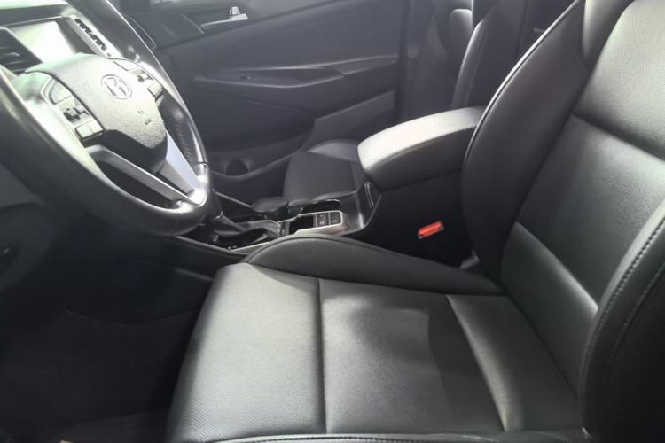 Used Hyundai Tucson 2015 1.6T Dual-Clutch Two-Wheel-Drive Leading Model Left Front Seat