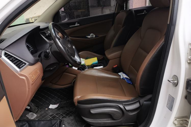 Used Hyundai Tucson 2015 1.6T Dual-Clutch Two-Wheel-Drive Smart Model Left Front Seat
