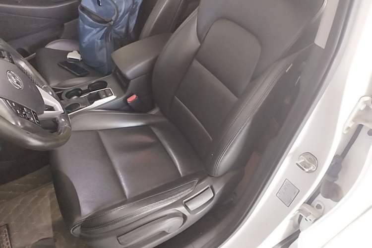 Used Hyundai Tucson 2015 1.6T Dual-Clutch Two-Wheel-Drive Smart Model Left Front Seat