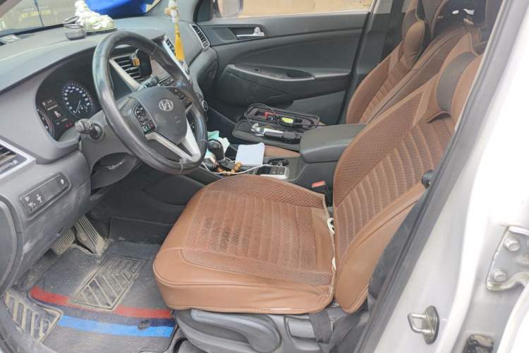 Used Hyundai Tucson 2015 1.6T Dual-Clutch Two-Wheel-Drive Smart Model Left Front Seat