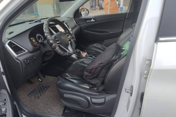 Used Hyundai Tucson 2015 1.6T Dual-Clutch Two-Wheel-Drive Smart Model Left Front Seat