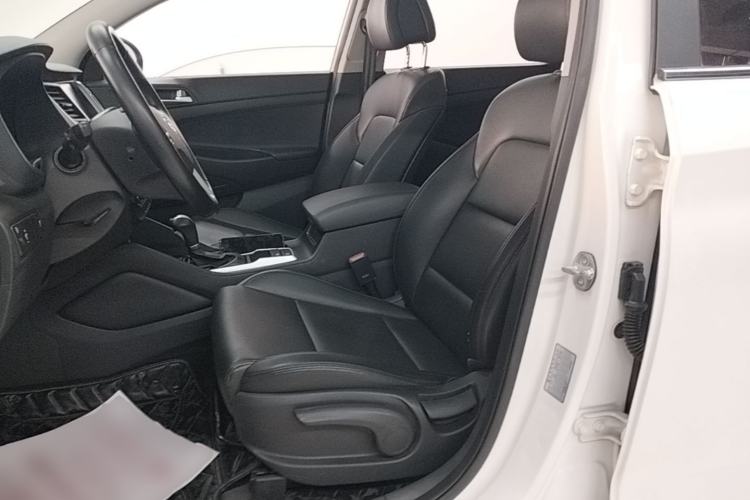 Used Hyundai Tucson 2015 1.6T Dual-Clutch Two-Wheel-Drive Smart Model Left Front Seat