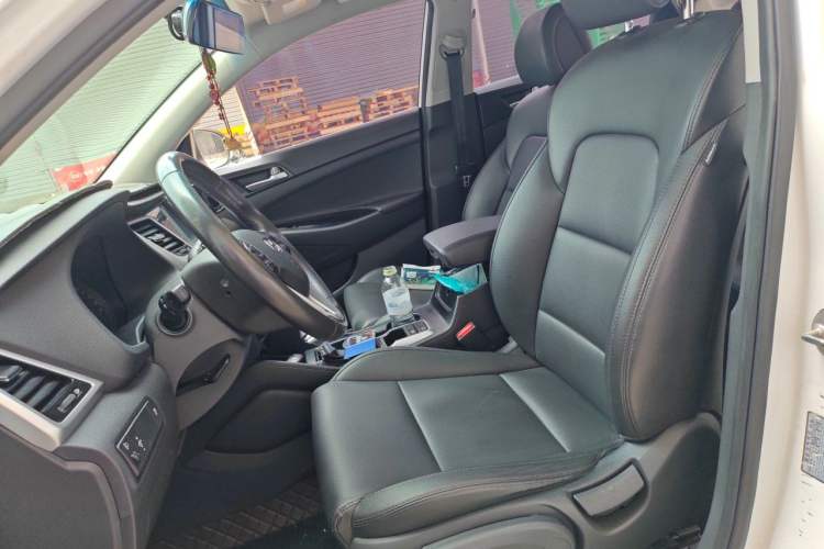 Used Hyundai Tucson 2015 1.6T Dual-Clutch Two-Wheel-Drive Smart Model Left Front Seat