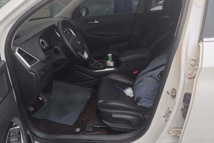 Used Hyundai Tucson 2015 1.6T Dual-Clutch Two-Wheel-Drive Smart Model Left Front Seat