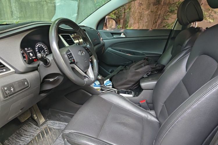 Used Hyundai Tucson 2015 1.6T Dual-Clutch Two-Wheel-Drive Smart Model Left Front Seat